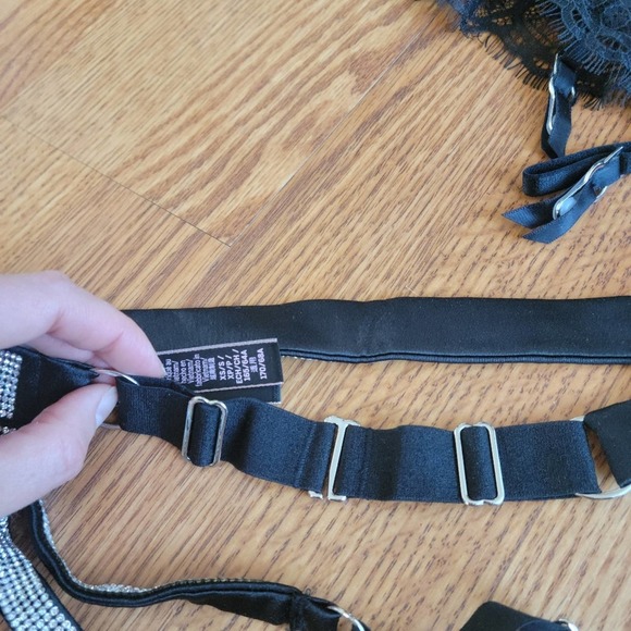 Victoria's secret shine strap garter - Picture 5 of 5